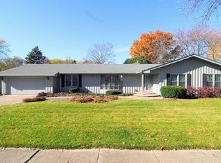 709 Citation Dr, Naperville, IL 60540