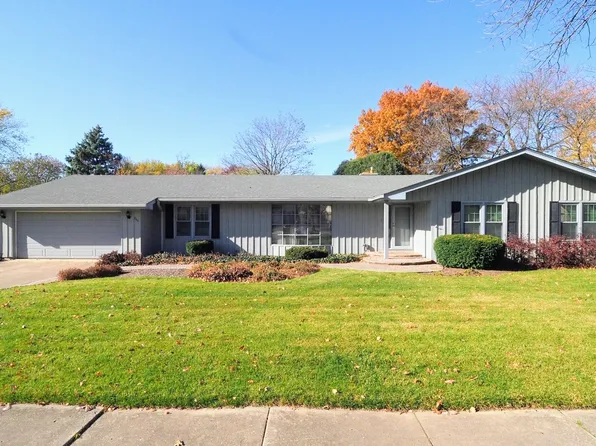 709 Citation Dr, Naperville, IL 60540