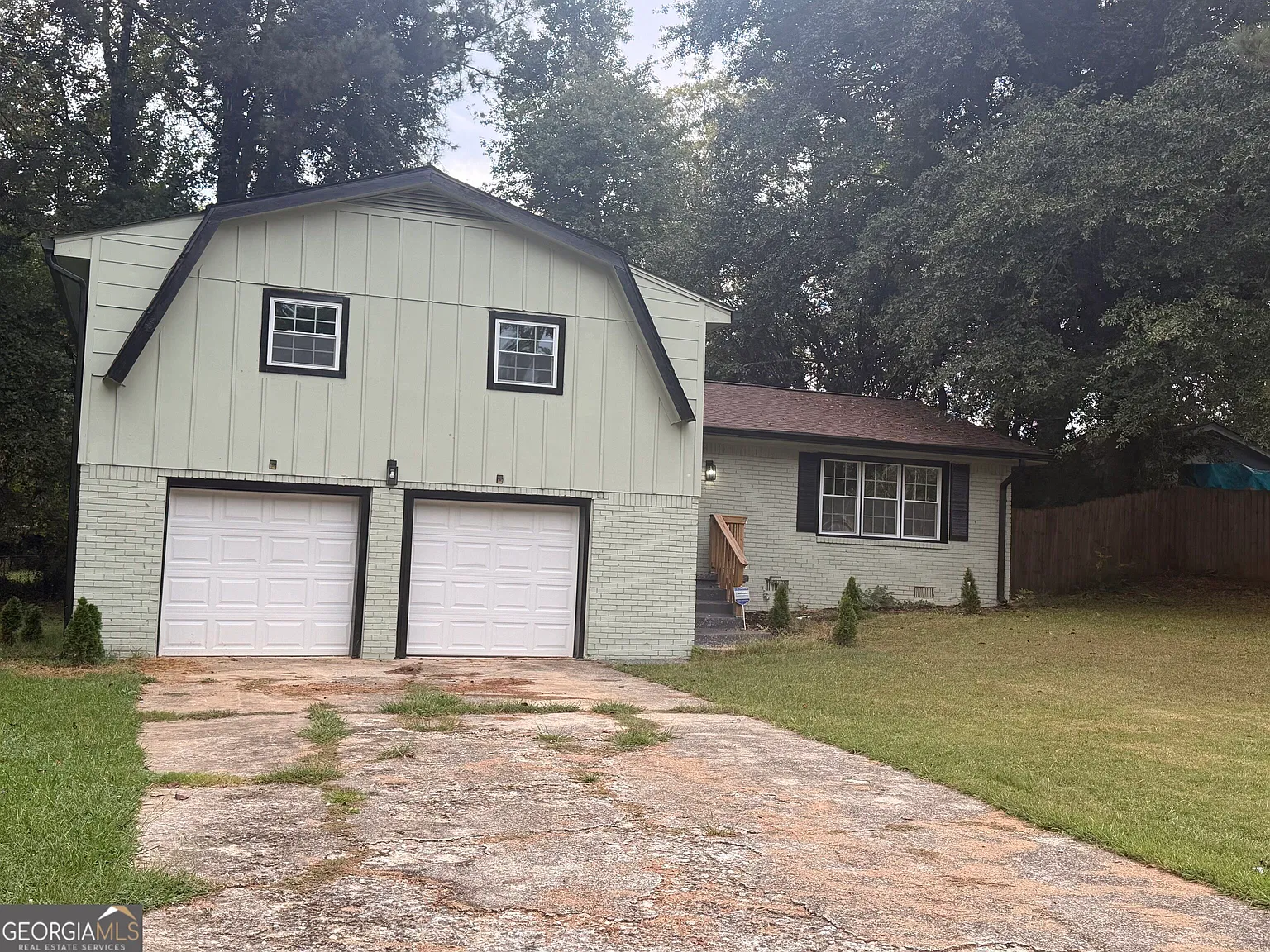 4 bed, 3.0 bath, 1898 sqft, $2,100 — Photo 2