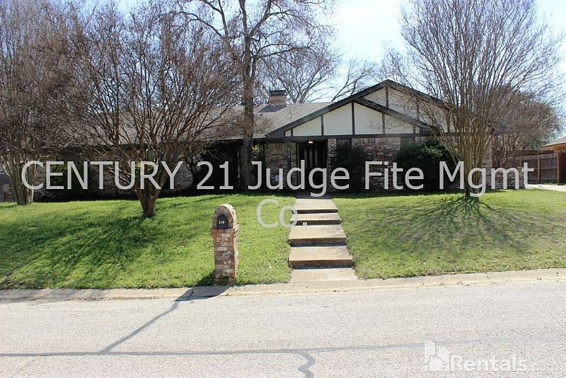1st image of 210 Turpin Dr