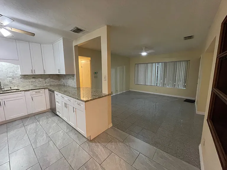 6390 Hampton Dr N — Photo 29