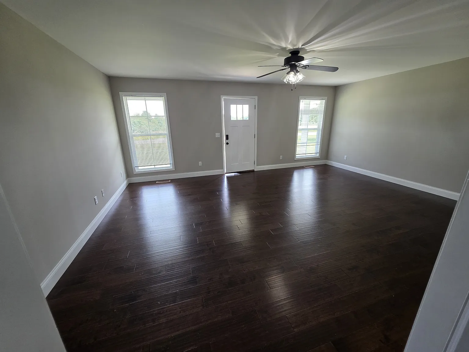 3 bed, 1632 sqft, $1,950 — Photo 3