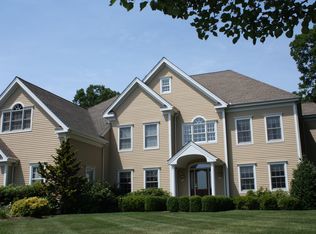 23 Lazy Brook Rd, Shelton, CT 06484