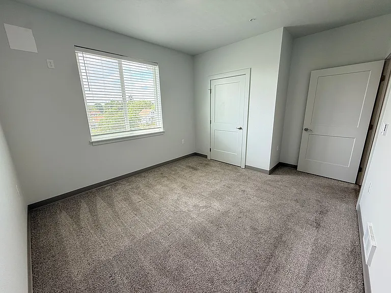 Nathan Apartments — Photo 22