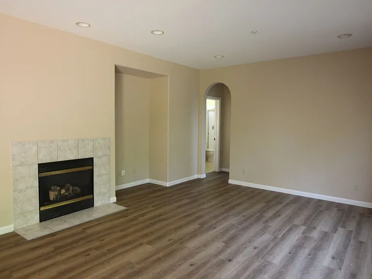 402 Healdsburg Ave — Photo 9