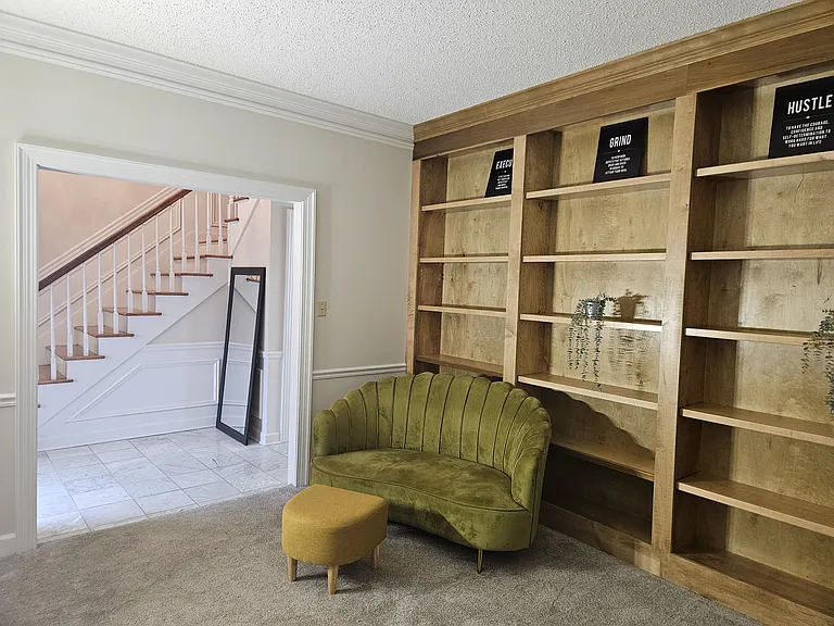 516 S Yates Rd — Photo 16