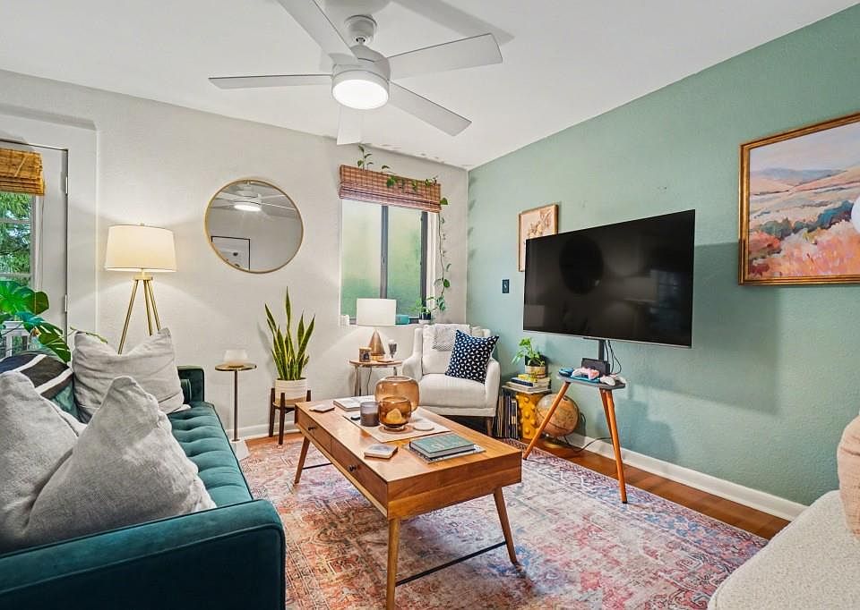 1st image of 1355 Euclid Ave NE APT 26