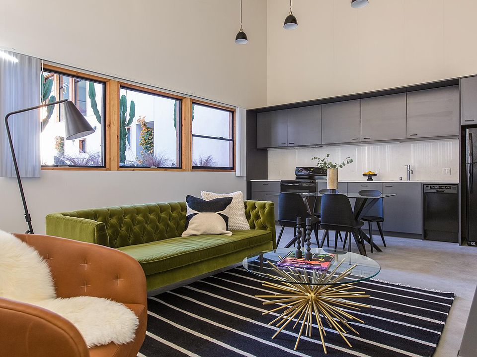 1st image of 2305 University Ave #204