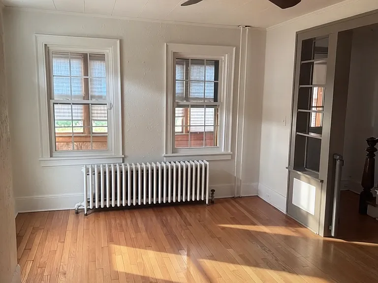 130 Spring Valley St — Photo 4