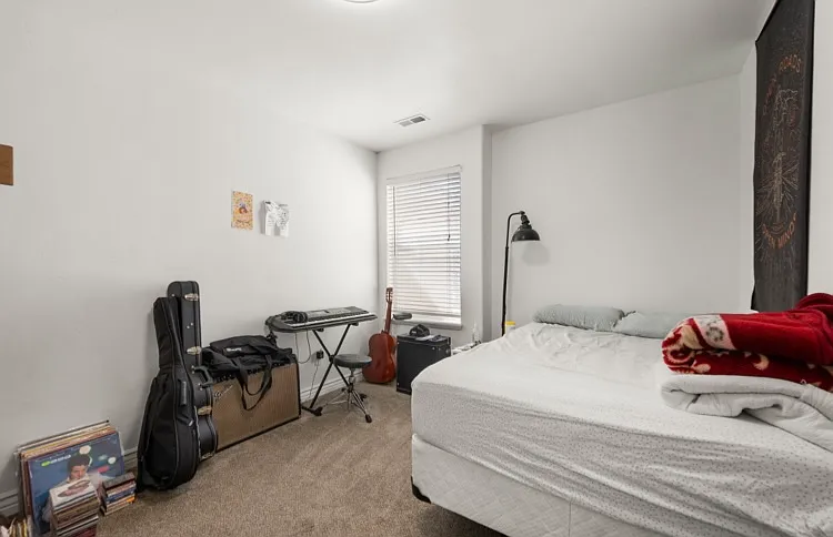 2725 S 700 E — Photo 12