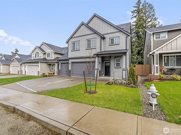 3rd image of 137 191st Street Ct E