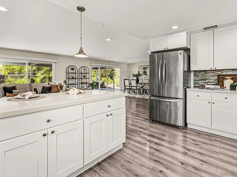 2735 Alexander Dr — Photo 15