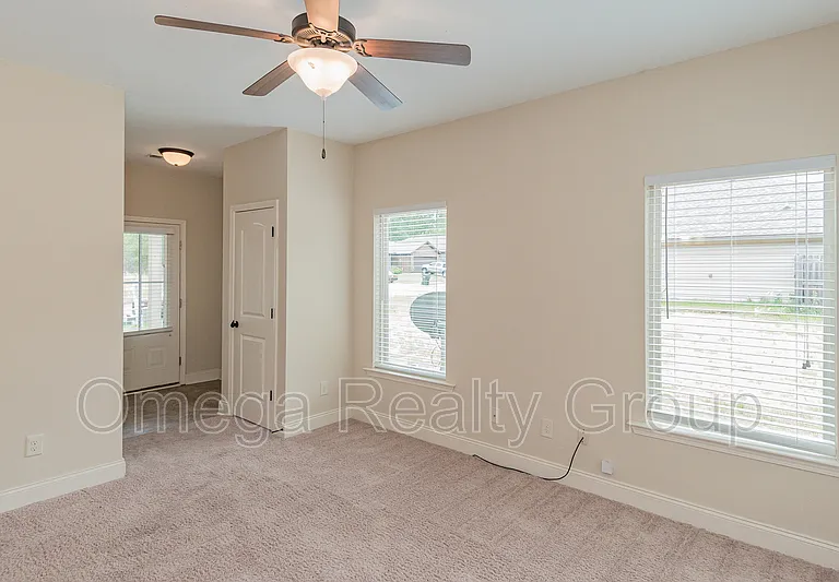 4560 Barretts Trace Blvd — Photo 8