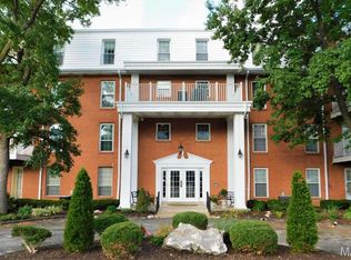 14471 Bantry Ln APT 11, Chesterfield, MO 63017