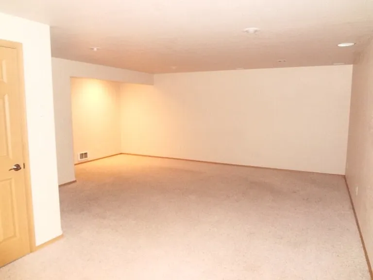2834 Lincoln Ave — Photo 10