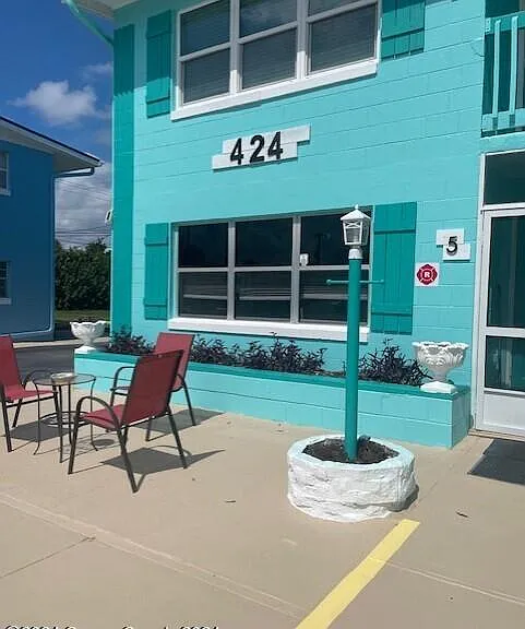 424 Johnson Ave #8 — Photo 2