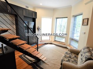 1691 Beacon St #8F, Brookline, MA 02445