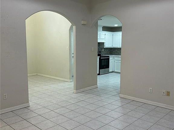 3rd image of 616 Santa Ana Ave