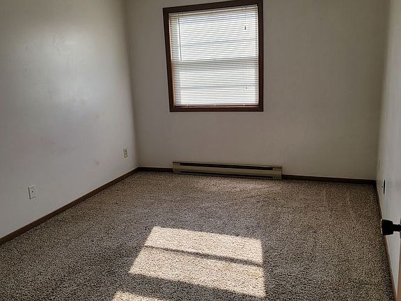 3rd image of 911 W 3rd St #215
