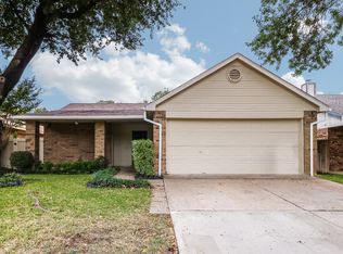 107 Caprock Dr, Arlington, TX 76018