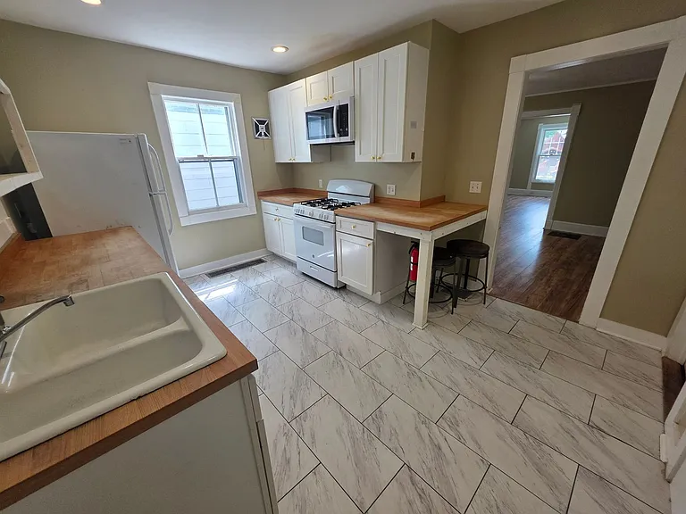 15 Carroll St — Photo 21