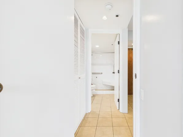 2101 Nuuanu Ave, Honolulu, HI