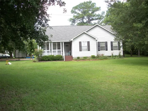 125 Townsend St, Zavalla, TX 75980
