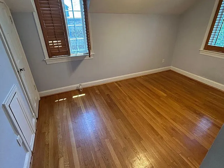 1322 Michigan Ave — Photo 9