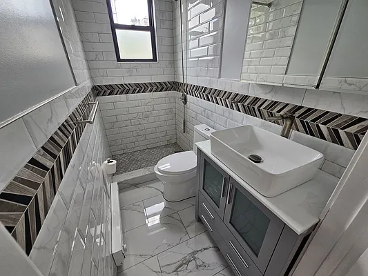 Rented by Amorelli Realty | media 21