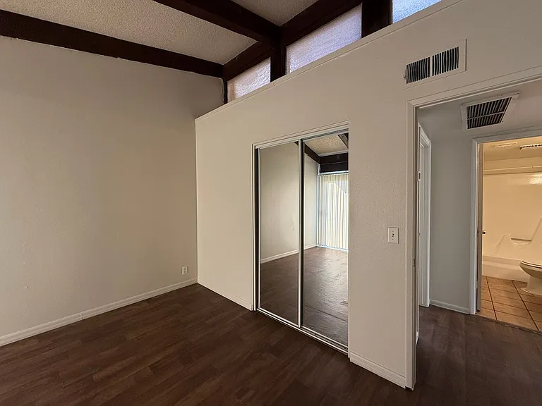 3205 E Earll Dr — Photo 15