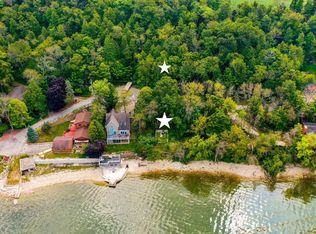 5361 Edgewater Beach Rd, Green Bay, WI 54311