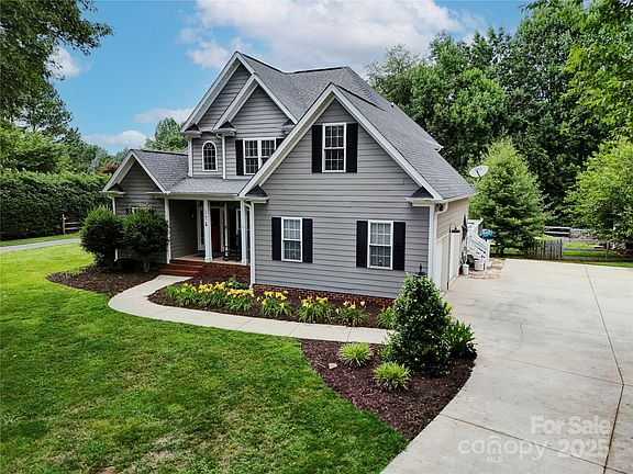 2nd image of 175 Turnberry Ln