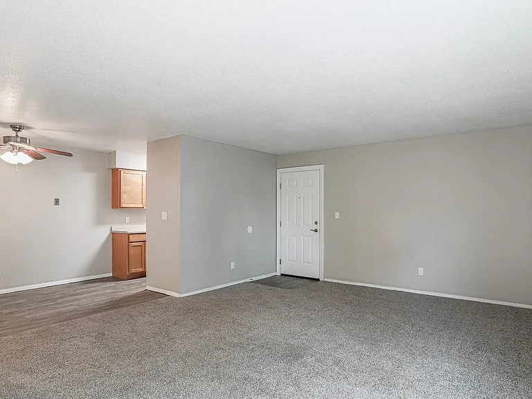 Brandywine Crossing Apartments — Photo 9
