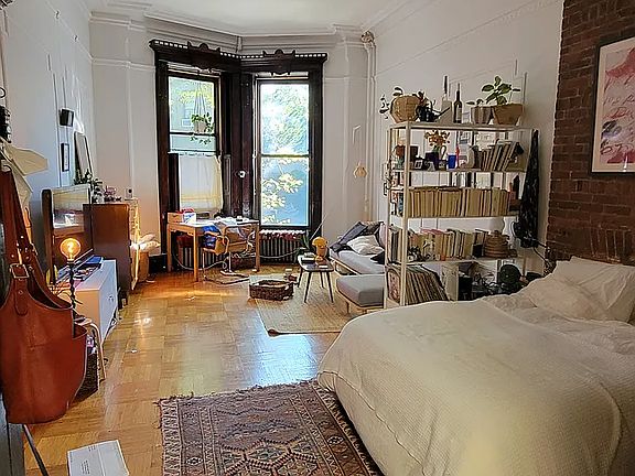 2nd image of 179 Saint Johns Pl APT 3