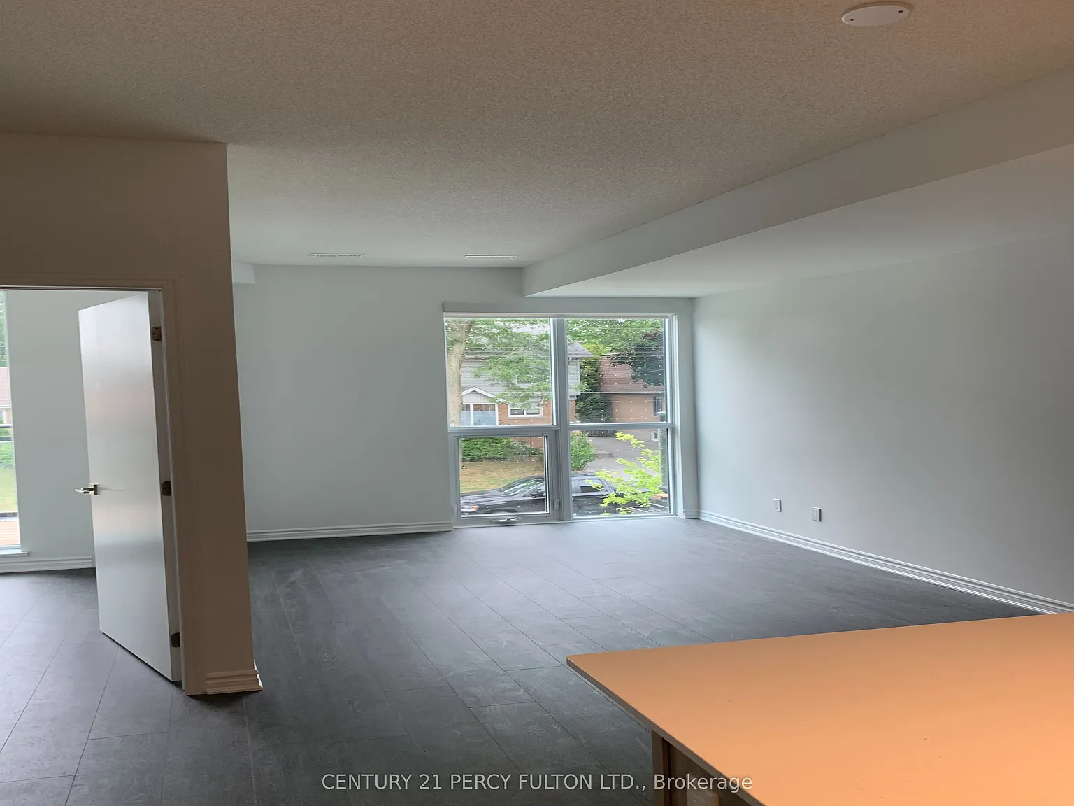 3 bed, $3,000 — Photo 4