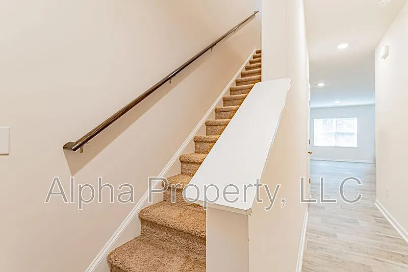 3 bed, 2.0 bath, 1500 sqft, $1,750 — Photo 3