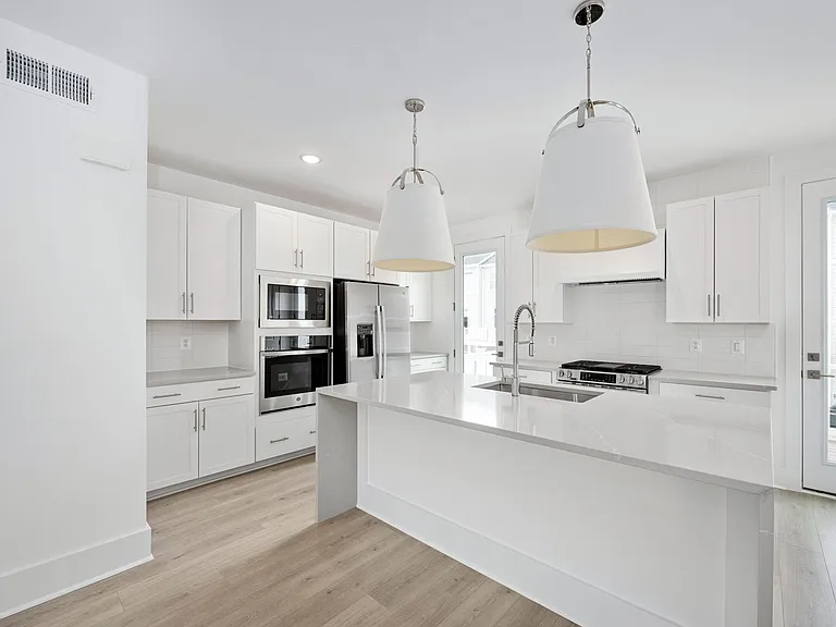 9207 Forkleaf Oak Dr — Photo 34