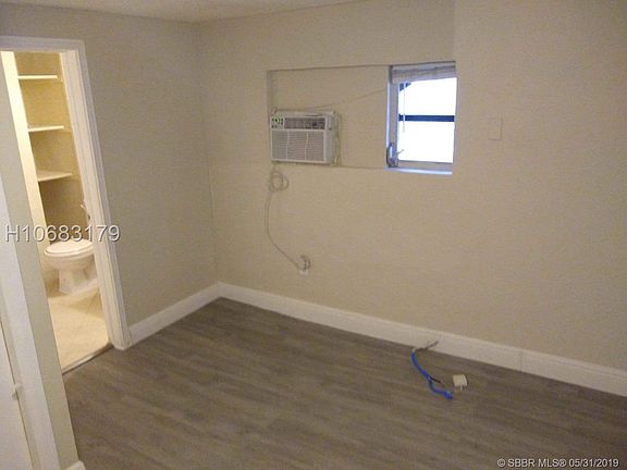 5th image of 2417 Hayes St APT 3
