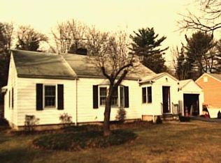 47 Meadow Park Ave E, Stamford, CT 06905