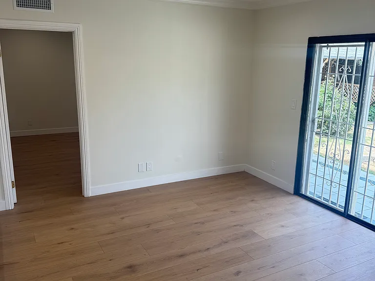 6548 Teesdale Ave — Photo 18