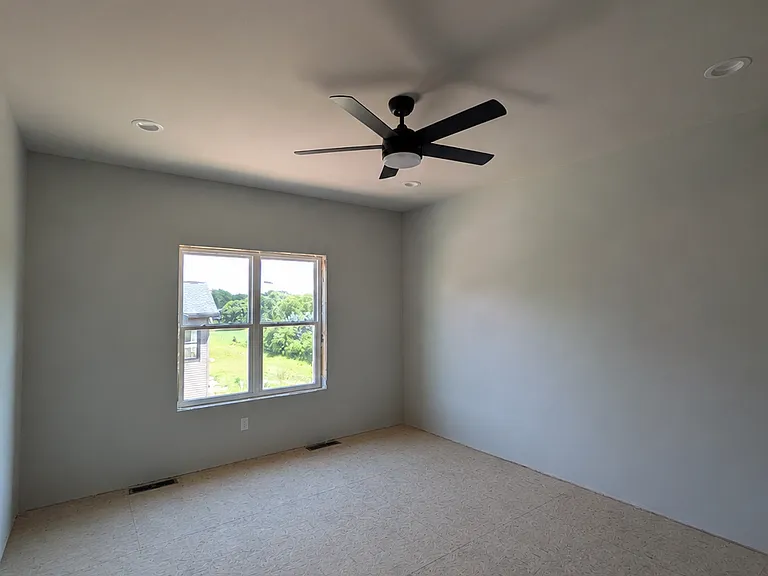 1004 Autumn Blaze Ct — Photo 2