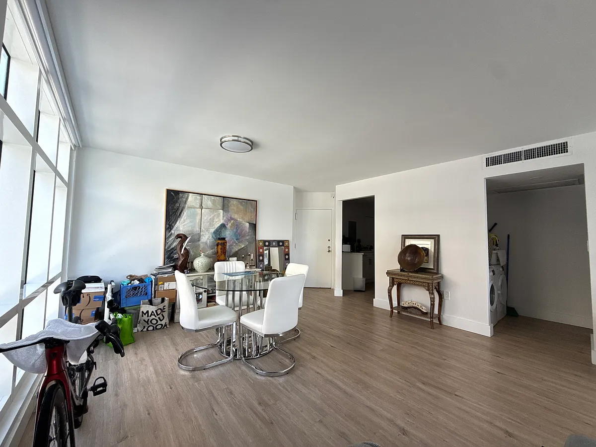 Building Photo - 5750 Collins Ave #3F