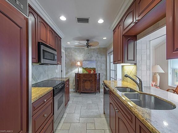 3rd image of 1029 Forest Lakes Dr