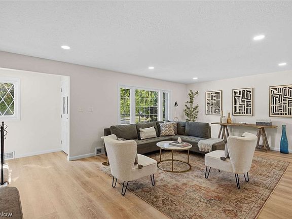 5th image of 1091 Dorsh Rd