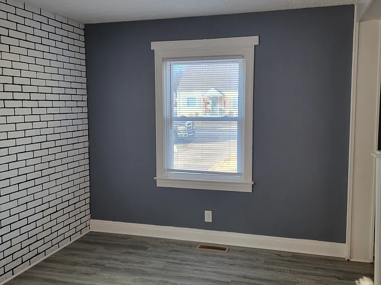 2105 McCloskey Ave — Photo 2