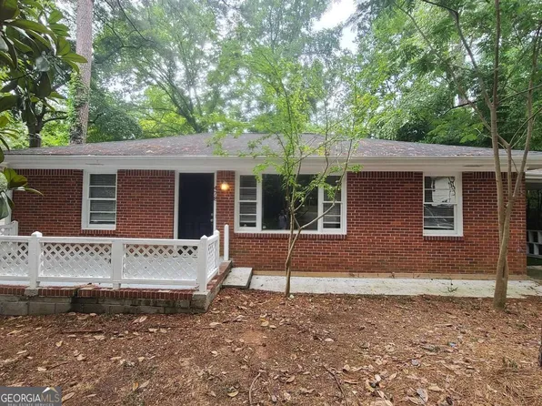 478 Pine Dr, Stone Mountain, GA 30083