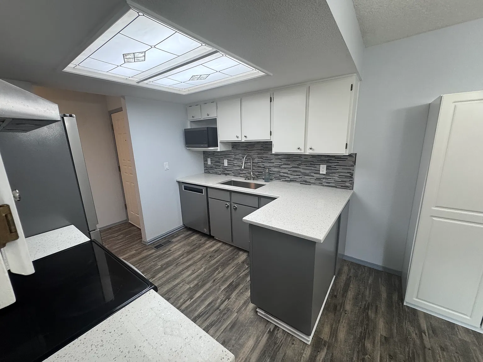 2 bed, 1002 sqft, $2,300 — Photo 4