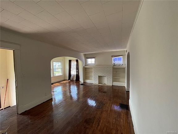 4th image of 75 W Winspear Ave