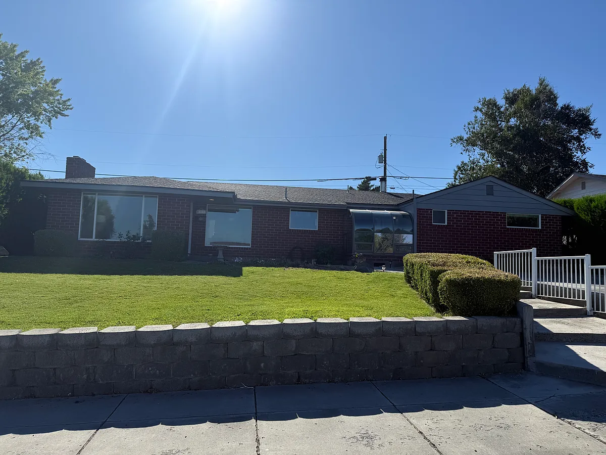 Building Photo - 451 Statter Rd