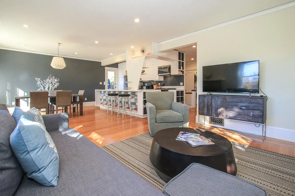 2 bed, 1102 sqft, $5,500 — Photo 1